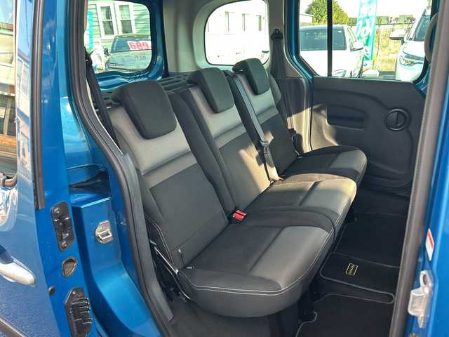 ルノー カングー ゼン 神奈川県 2017(平29)年 6万km ノーティクルブルー ワンオーナー/carrozzeriaナビ(AM/FM/SD/BT/フルセグTV)/バックカメラ/両側スライドドア/横滑り防止装置/エクステンデッドグリップ/ルーフレール/ETC/ドライブレコーダー/純正フロアマット/スペアキー×1/保証書/取扱説明書