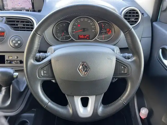 ルノー カングー ゼン 山梨県 2017(平29)年 6万km 青 ワンオーナー/carrozzeriaナビ(AM/FM/SD/BT/フルセグTV)/バックカメラ/両側スライドドア/横滑り防止装置/エクステンデッドグリップ/ルーフレール/ETC/ドライブレコーダー/純正フロアマット/スペアキー×1/保証書/取扱説明書