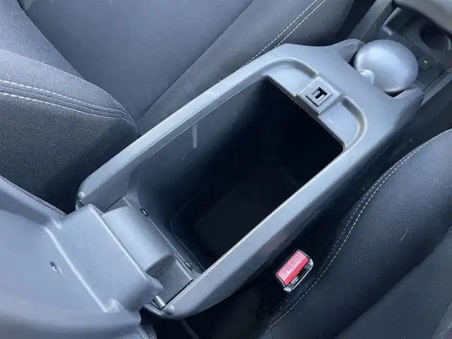 ルノー カングー ゼン 山梨県 2017(平29)年 6万km 青 ワンオーナー/carrozzeriaナビ(AM/FM/SD/BT/フルセグTV)/バックカメラ/両側スライドドア/横滑り防止装置/エクステンデッドグリップ/ルーフレール/ETC/ドライブレコーダー/純正フロアマット/スペアキー×1/保証書/取扱説明書