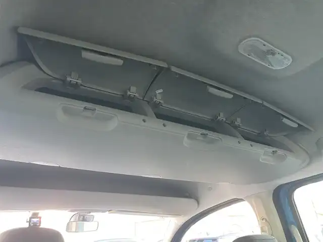 ルノー カングー ゼン 山梨県 2017(平29)年 6万km 青 ワンオーナー/carrozzeriaナビ(AM/FM/SD/BT/フルセグTV)/バックカメラ/両側スライドドア/横滑り防止装置/エクステンデッドグリップ/ルーフレール/ETC/ドライブレコーダー/純正フロアマット/スペアキー×1/保証書/取扱説明書