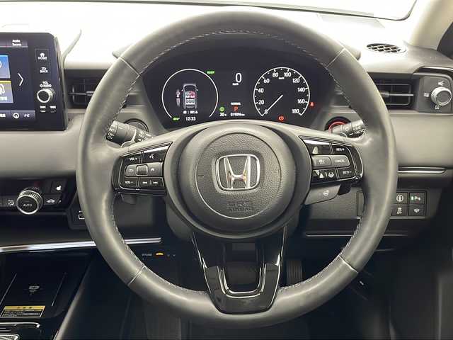 ホンダ ヴェゼル ハイブリッド e:HEV Z 千葉県 2022(令4)年 1.9万km プラチナホワイトパール ホンダコネクトナビ/　Bluetooth/フルセグTV/Apple car play/Android Auto/ホンダセンシング/レーダークルーズコントロール/レーンキープアシスト/衝突軽減ブレーキ/クリアランスソナー/先行車発進警報/標識認識機能/ブラインドスポットモニター/電動パーキング/オートホールド/オートハイビーム/ダウンヒルアシスト/パワーバックドア/ハーフレザーシート/ステアリングヒーター/前席シートヒーター/ワイヤレス充電/バックカメラ/ビルトインETC/LEDライト/フォグランプ/パドルシフト/前後ドラレコ/トノカバー/フロアマット/ドアバイザー
