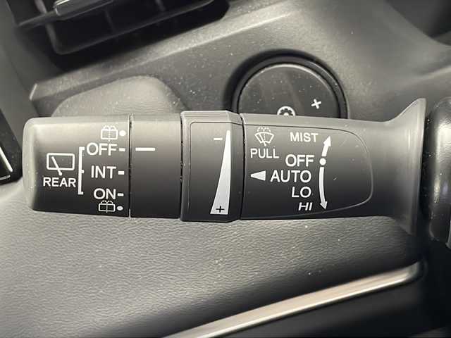 ホンダ ヴェゼル ハイブリッド e:HEV Z 千葉県 2022(令4)年 1.9万km プラチナホワイトパール ホンダコネクトナビ/　Bluetooth/フルセグTV/Apple car play/Android Auto/ホンダセンシング/レーダークルーズコントロール/レーンキープアシスト/衝突軽減ブレーキ/クリアランスソナー/先行車発進警報/標識認識機能/ブラインドスポットモニター/電動パーキング/オートホールド/オートハイビーム/ダウンヒルアシスト/パワーバックドア/ハーフレザーシート/ステアリングヒーター/前席シートヒーター/ワイヤレス充電/バックカメラ/ビルトインETC/LEDライト/フォグランプ/パドルシフト/前後ドラレコ/トノカバー/フロアマット/ドアバイザー