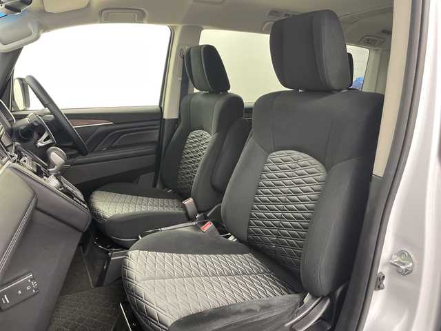 三菱 デリカＤ：５ G 道央・札幌 2025(令7)年 1万km ホワイトダイヤモンド ・4WD　・e-Asisst/・衝突被害軽減ブレーキシステム　/・社外ナビ　SD/BT/・アラウンドビューモニター/・レーダークルーズコントロール/・両側パワースライドドア/・オートマチックハイビーム/・LEDオートライト/・レーンキープアシスト/・パドルシフト/・横滑り防止装置/・電動パーキング/・チップアップシート/・ウォークスルー/・スマートキー