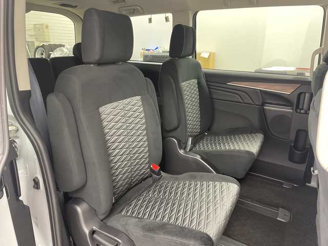 三菱 デリカＤ：５ G 道央・札幌 2025(令7)年 1万km ホワイトダイヤモンド ・4WD　・e-Asisst/・衝突被害軽減ブレーキシステム　/・社外ナビ　SD/BT/・アラウンドビューモニター/・レーダークルーズコントロール/・両側パワースライドドア/・オートマチックハイビーム/・LEDオートライト/・レーンキープアシスト/・パドルシフト/・横滑り防止装置/・電動パーキング/・チップアップシート/・ウォークスルー/・スマートキー