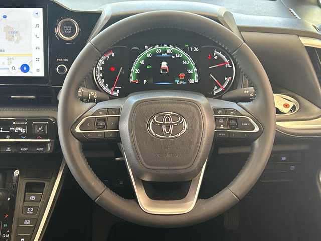 トヨタ ヴォクシー S－Z 埼玉県 2023(令5)年 2.3万km ホワイトパールクリスタルシャイン セーフティセンス/純正10.5インチナビ/　　CD/BT/USB/HDMI/フルセグ/バックカメラ/フリップダウンモニター/両側電動スライドドア/パワーバックドア/レーダークルーズコントロール/レーンキープアシスト/LEDヘッドライト/ハーフレザーシート/シートヒーター/純正17インチアルミホイール/ETC2.0/スマートキー×2/禁煙車