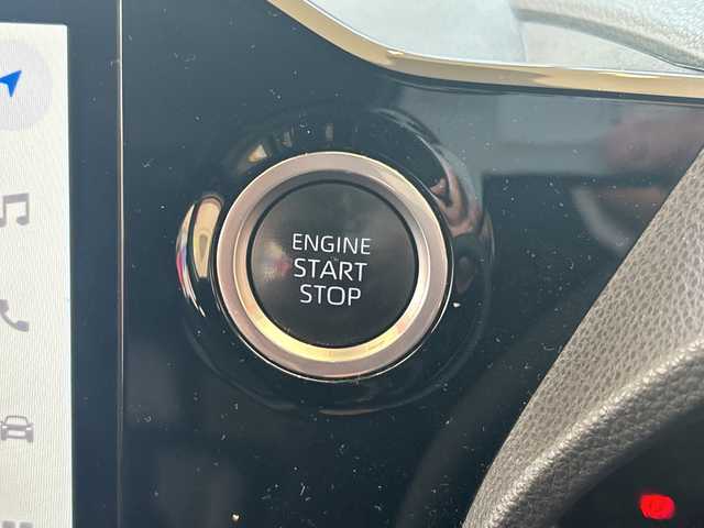 トヨタ ヴォクシー S－Z 埼玉県 2023(令5)年 2.3万km ホワイトパールクリスタルシャイン セーフティセンス/純正10.5インチナビ/　　CD/BT/USB/HDMI/フルセグ/バックカメラ/フリップダウンモニター/両側電動スライドドア/パワーバックドア/レーダークルーズコントロール/レーンキープアシスト/LEDヘッドライト/ハーフレザーシート/シートヒーター/純正17インチアルミホイール/ETC2.0/スマートキー×2/禁煙車