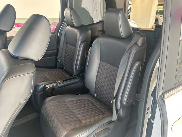 トヨタ ヴォクシー S－Z 埼玉県 2023(令5)年 2.3万km ホワイトパールクリスタルシャイン セーフティセンス/純正10.5インチナビ/　　CD/BT/USB/HDMI/フルセグ/バックカメラ/フリップダウンモニター/両側電動スライドドア/パワーバックドア/レーダークルーズコントロール/レーンキープアシスト/LEDヘッドライト/ハーフレザーシート/シートヒーター/純正17インチアルミホイール/ETC2.0/スマートキー×2/禁煙車