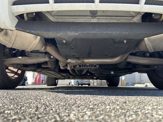 ポルシェ マカン S 埼玉県 2015(平27)年 7.1万km キャララホワイトメタリック 純正ナビゲーション(GCX633)/AM/FM/CD/DVD/BT/バックカメラ/ETC/ドライブレコーダー(CSD-500FHR)/後席モニター(TVM-PW900)/パワーリアゲート/クルーズコントロール/赤革シート/パドルシフト/前席パワーメモリーシート/シートヒーター/純正20インチアルミホイール/電動パーキング/ＨＩＤオートライト/レーダー探知機(AR-383GA)/保証書/取扱説明書/スペアキー1本