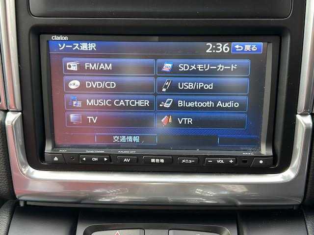 ポルシェ マカン S 埼玉県 2015(平27)年 7.1万km キャララホワイトメタリック 純正ナビゲーション(GCX633)/CD/DVD/フルセグ/Bluetooth/バックカメラ/ETC/ドライブレコーダー(CSD-500FHR)/後席モニター(TVM-PW900)/パワーリアゲート/クルーズコントロール/赤革シート/パドルシフト/前席パワーメモリーシート/シートヒーター/純正20インチアルミホイール/電動パーキング/ＨＩＤオートライト/レーダー探知機(AR-383GA)/保証書/取扱説明書/スペアキー1本