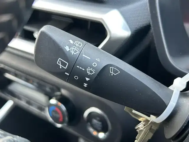 トヨタ ライズ Z 香川県 2020(令2)年 3.4万km レーザーブルークリスタルシャイン スマートアシスト/・アダプティブクルーズコントロール/・レーンキープコントロール/・衝突回避支援ブレーキ/・衝突警報機能/・ブレーキ抑制付誤発進抑制機能/・アダプティブドライビングビーム/・車線逸脱警報機能/・ふらつき警報機能/・ブラインドスポットモニター/・パノラミックビューモニター/純正9インチディスプレイオーディオ/→フルセグ/Bluetooth/iPod/AppleCarPlay/前席シートヒーター/純正17インチアルミ/前後ドライブレコーダー/革巻きステアリング/ステアリングリモコン/MTモード付AT/純正フロアマット/アイドリングストップ/プッシュスタート/スマートキー