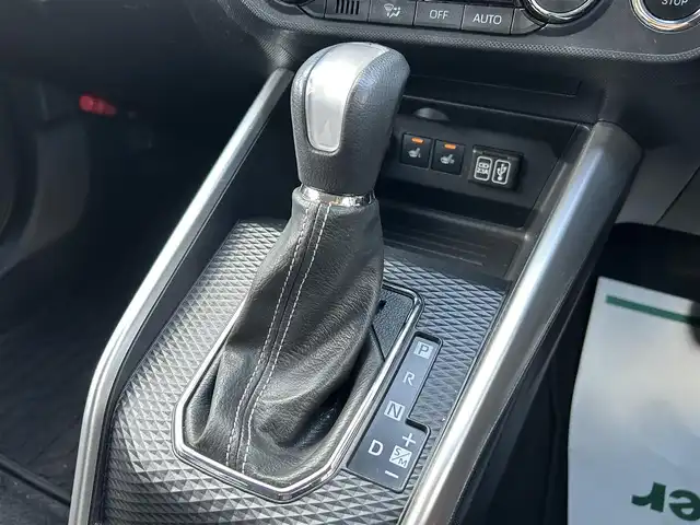 トヨタ ライズ Z 香川県 2020(令2)年 3.4万km レーザーブルークリスタルシャイン スマートアシスト/・アダプティブクルーズコントロール/・レーンキープコントロール/・衝突回避支援ブレーキ/・衝突警報機能/・ブレーキ抑制付誤発進抑制機能/・アダプティブドライビングビーム/・車線逸脱警報機能/・ふらつき警報機能/・ブラインドスポットモニター/・パノラミックビューモニター/純正9インチディスプレイオーディオ/→フルセグ/Bluetooth/iPod/AppleCarPlay/前席シートヒーター/純正17インチアルミ/前後ドライブレコーダー/革巻きステアリング/ステアリングリモコン/MTモード付AT/純正フロアマット/アイドリングストップ/プッシュスタート/スマートキー