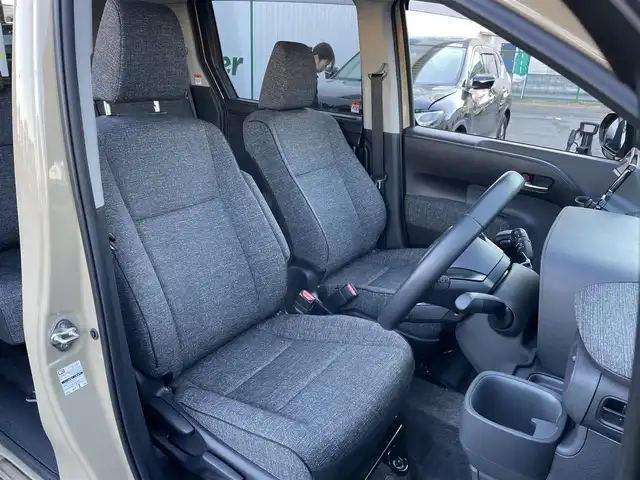 トヨタ シエンタ Z 東京都 2024(令6)年 0.7万km ベージュ 純正ナビ/バックカメラ/Bluetooth/フルセグTV/両側電動スライドドア/ETC2.0/前後ドライブレコーダー/レーダークルーズコントロール/前後コーナーセンサー/ブラインドスポットモニター/衝突軽減装置/車線逸脱警報装置/横滑り防止装置/スマートキー/純正サイドバイザー/純正15インチAWホイール