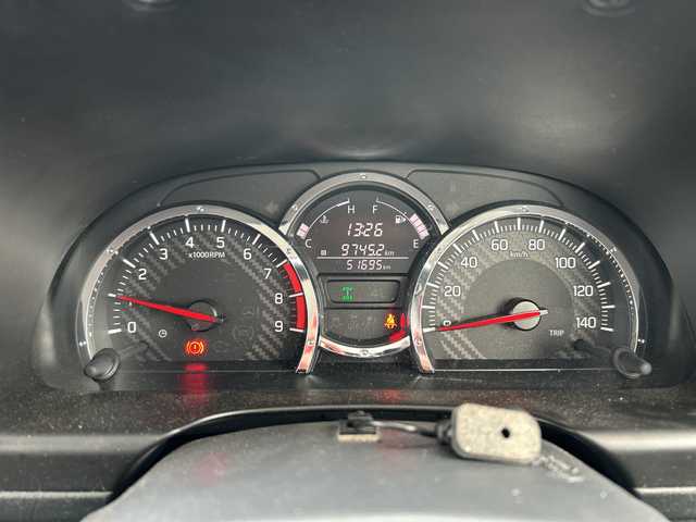 スズキ ジムニー ランドベンチャー 道北・旭川 2015(平27)年 5.2万km クールカーキPM /4WD//社外ナビ/CD/DVD/BT/フルセグ/USB/SD/MSV//シートヒーター//ミラーヒーター//ETC//革巻きステアリング//純正16インチアルミホイール//背面タイヤハードカバー//ハーフレザーシート//スペアキー//フォグランプ//純正フロアマット//ドアバイザー//保証書//取扱説明書