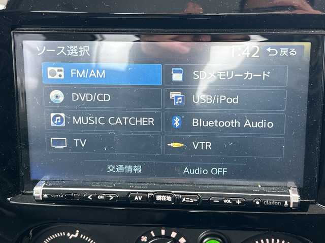 スズキ ジムニー ランドベンチャー 道北・旭川 2015(平27)年 5.2万km クールカーキPM /4WD//社外ナビ/CD/DVD/BT/フルセグ/USB/SD/MSV//シートヒーター//ミラーヒーター//ETC//革巻きステアリング//純正16インチアルミホイール//背面タイヤハードカバー//ハーフレザーシート//スペアキー//フォグランプ//純正フロアマット//ドアバイザー//保証書//取扱説明書