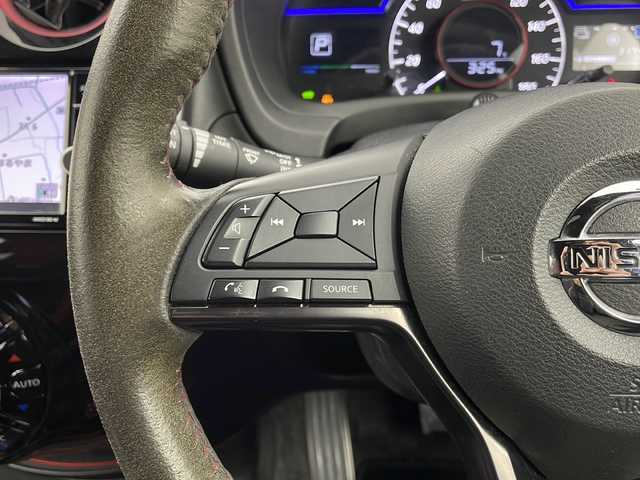 日産 ノート e－パワー ニスモ 宮城県 2019(令1)年 3.2万km ブリリアントホワイトパール 禁煙車/エマージェンシーブレーキ/レーンキープアシスト/アダプティブクルーズコントロール/デジタルインナーミラー/全方位カメラ/純正SDナビ/フルセグTV/RECAROシート/ETC/純正ドライブレコーダー/LEDヘッドライト/LEDフォグライト/革巻きステアリング/ステアリングスイッチ/純正フロアマット/純正16インチアルミホイール/プッシュスタート/スマートキー/横滑り防止装置/アイドリングストップ