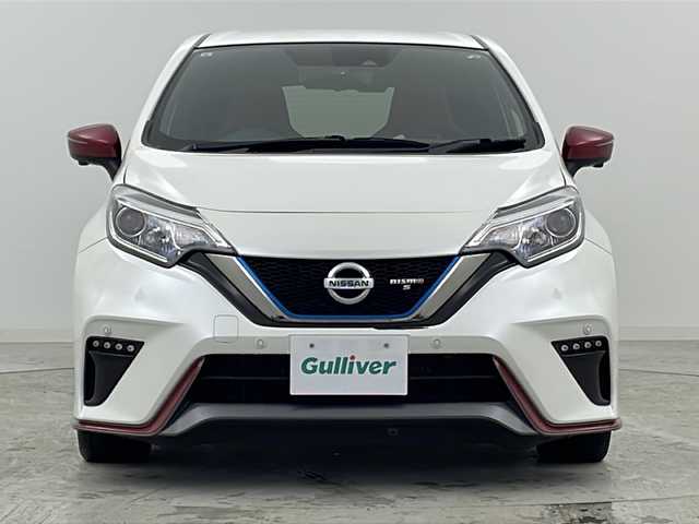 日産 ノート e－パワー ニスモ 宮城県 2019(令1)年 3.2万km ブリリアントホワイトパール 禁煙車/エマージェンシーブレーキ/レーンキープアシスト/アダプティブクルーズコントロール/デジタルインナーミラー/全方位カメラ/純正SDナビ/フルセグTV/RECAROシート/ETC/純正ドライブレコーダー/LEDヘッドライト/LEDフォグライト/革巻きステアリング/ステアリングスイッチ/純正フロアマット/純正16インチアルミホイール/プッシュスタート/スマートキー/横滑り防止装置/アイドリングストップ
