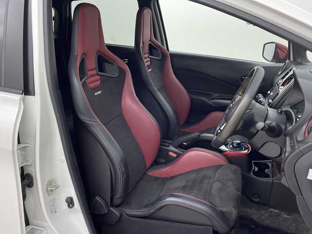 日産 ノート e－パワー ニスモ 宮城県 2019(令1)年 3.2万km ブリリアントホワイトパール 禁煙車/エマージェンシーブレーキ/レーンキープアシスト/アダプティブクルーズコントロール/デジタルインナーミラー/全方位カメラ/純正SDナビ/フルセグTV/RECAROシート/ETC/純正ドライブレコーダー/LEDヘッドライト/LEDフォグライト/革巻きステアリング/ステアリングスイッチ/純正フロアマット/純正16インチアルミホイール/プッシュスタート/スマートキー/横滑り防止装置/アイドリングストップ