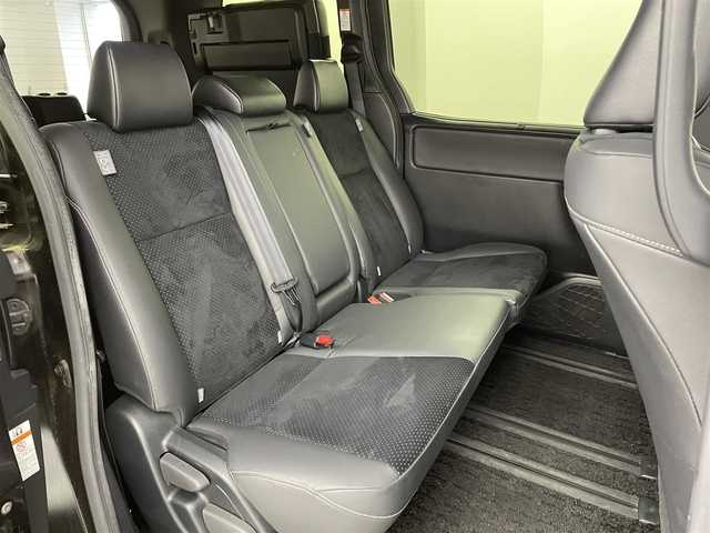 トヨタ ヴォクシー ZS 煌Ⅲ 福岡県 2020(令2)年 4.6万km ブラック フリップダウンモニター　/純正ナビ　/バックカメラ　/ビルトインＥＴＣ　/クルーズコントロール　/コーナーセンサー　/衝突被害軽減ブレーキ　/レーンキープ　/ＭＴモード付き　/両側電動スライドドア　/ハーフレザー　/ＬＥＤ