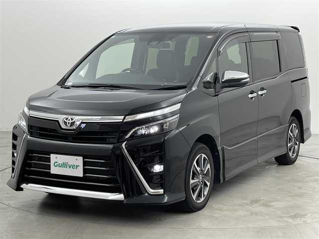 トヨタ ヴォクシー ZS 煌Ⅲ 福岡県 2020(令2)年 4.6万km ブラック フリップダウンモニター　/純正ナビ　/バックカメラ　/ビルトインＥＴＣ　/クルーズコントロール　/コーナーセンサー　/衝突被害軽減ブレーキ　/レーンキープ　/ＭＴモード付き　/両側電動スライドドア　/ハーフレザー　/ＬＥＤ