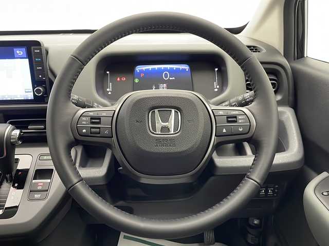 ホンダ フリード クロスター 宮崎県 2025(令7)年 0.1万km未満 クリスタルブラックパール 登録済未使用車/Honda SENSING/〇衝突軽減ブレーキ（CMBS）/〇先行車発進お知らせ機能/〇歩行者事故低減ステアリング/〇路外逸脱抑制機能/〇標識認識機能/〇渋滞追従機能付アダプティブクルーズコントロール（ACC）/〇車線維持支援システム（LKAS）/〇トラフィックジャムアシスト（渋滞運転支援機能）/〇ブラインドスポットインフォメーション/〇誤発進抑制機能/〇後方誤発進抑制機能/〇近距離衝突軽減ブレーキ/〇急アクセル抑制機能/〇パーキングセンサーシステム/〇オートハイビーム/純正9型ナビ/フルセグTV/バックカメラ/両側パワースライドドア/純正15インチAW/コンビシート(プライムスムースＸファブリック)/シートヒーター/LEDヘッドライト/ルーフレール/スマートキー×２/保証書/取扱説明書