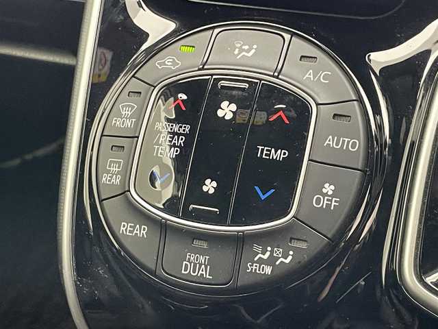 トヨタ ヴォクシー ハイブリッド ZS 煌Ⅲ 愛知県 2021(令3)年 5.7万km ホワイトパールクリスタルシャイン 純正１０型ナビ　フルセグＴＶ　純正１２．１型後席モニター　ハーフレザー　シートヒーター　バックカメラ　ＥＴＣ２．０　前後ドラレコ　衝突軽減　クルコン　ＬＥＤオートライト　コーナーセンサ　フォグランプ　レザー調シートカバー　トヨタセーフティセンス　禁煙車