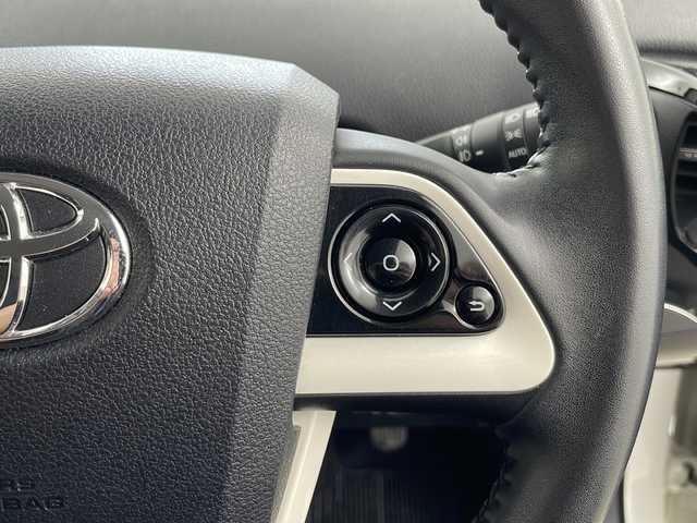 トヨタ プリウス S ツーリングセレクション 道央・札幌 2016(平28)年 5.8万km ホワイトパールクリスタルシャイン ・4WD/寒冷地仕様/・純正9インチSDナビ　　/・BT/DVD/CD/SD/フルセグ/・バックカメラ/・レザーシート/シートヒーター/・LEDオートライト/・フロント/リアフォグランプ/・スマートキー×2/・純正エンジンスターター/・ETC/・純正17インチAW付きサマータイヤ積込