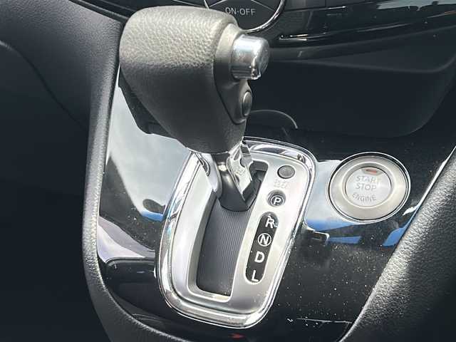 日産 セレナ ハイウェイS G Sハイブリッド 鹿児島県 2014(平26)年 9.8万km ブリリアントホワイトパール バックカメラ/プッシュスタート/両側パワースライドドア/三列シート/レーンアシスト/ABS/横滑り防止装置/オートライト/ウィンカーミラー