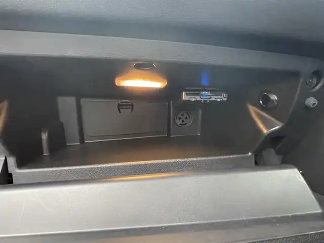 ＭＩＮＩ ＢＭＷ ミニ ワン クラシックトリム 静岡県 2022(令4)年 2.2万km チリ・レッド ワンオーナー /ドライビングアシスト/ナビゲーションパッケージ/ハーフレザーシート /MINIApp対応 Bluetooth CarPlay対応/バックカメラ/OP17インチアロイホイール/ドライビングMODE/アンビエントライト /コンフォートアクセス/ETC