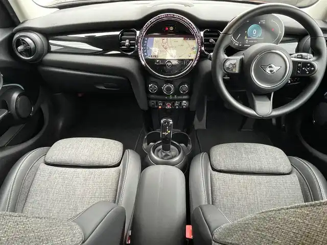 ＭＩＮＩ ＢＭＷ ミニ ワン クラシックトリム 静岡県 2022(令4)年 2.2万km チリ・レッド ワンオーナー /ドライビングアシスト/ナビゲーションパッケージ/ハーフレザーシート /MINIApp対応 Bluetooth CarPlay対応/バックカメラ/OP17インチアロイホイール/ドライビングMODE/アンビエントライト /コンフォートアクセス/ETC