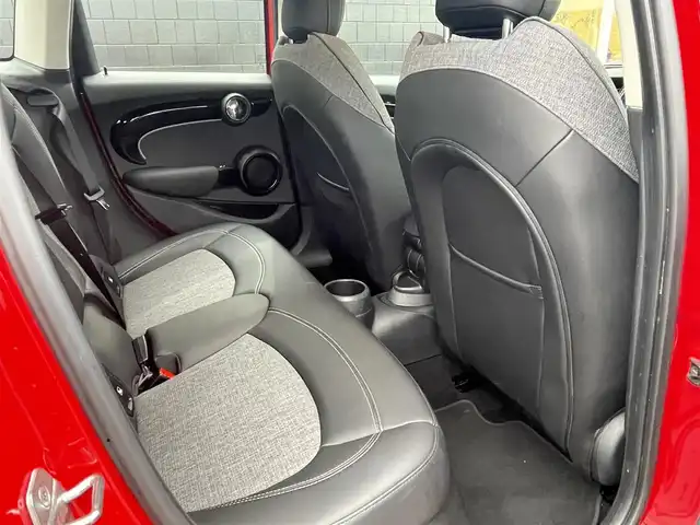 ＭＩＮＩ ＢＭＷ ミニ ワン クラシックトリム 静岡県 2022(令4)年 2.2万km チリ・レッド ワンオーナー /ドライビングアシスト/ナビゲーションパッケージ/ハーフレザーシート /MINIApp対応 Bluetooth CarPlay対応/バックカメラ/OP17インチアロイホイール/ドライビングMODE/アンビエントライト /コンフォートアクセス/ETC