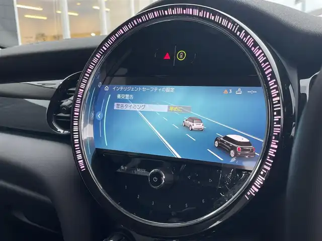 ＭＩＮＩ ＢＭＷ ミニ ワン クラシックトリム 静岡県 2022(令4)年 2.2万km チリ・レッド ワンオーナー /ドライビングアシスト/ナビゲーションパッケージ/ハーフレザーシート /MINIApp対応 Bluetooth CarPlay対応/バックカメラ/OP17インチアロイホイール/ドライビングMODE/アンビエントライト /コンフォートアクセス/ETC