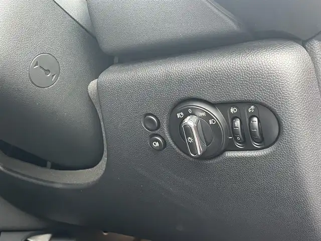 ＭＩＮＩ ＢＭＷ ミニ ワン クラシックトリム 静岡県 2022(令4)年 2.2万km チリ・レッド ワンオーナー /ドライビングアシスト/ナビゲーションパッケージ/ハーフレザーシート /MINIApp対応 Bluetooth CarPlay対応/バックカメラ/OP17インチアロイホイール/ドライビングMODE/アンビエントライト /コンフォートアクセス/ETC