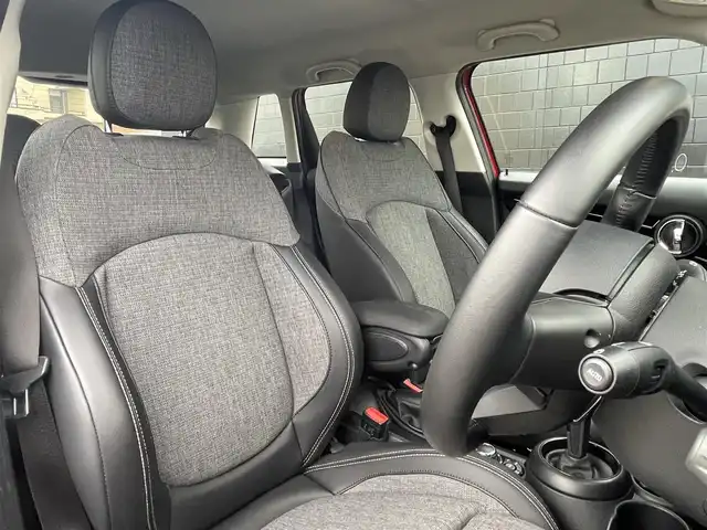 ＭＩＮＩ ＢＭＷ ミニ ワン クラシックトリム 静岡県 2022(令4)年 2.2万km チリ・レッド ワンオーナー /ドライビングアシスト/ナビゲーションパッケージ/ハーフレザーシート /MINIApp対応 Bluetooth CarPlay対応/バックカメラ/OP17インチアロイホイール/ドライビングMODE/アンビエントライト /コンフォートアクセス/ETC