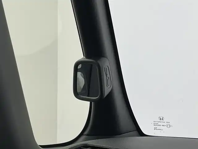 ホンダ Ｎ ＢＯＸ カスタム 埼玉県 2023(令5)年 0.4万km プラチナホワイトパール 純正9インチナビ マルチビューモニター シートヒーター 両側パワースライドドア LEDヘッドライト ホンダセンシング アダプティブクルーズコントロール ナビ連動ドラレコ前後 ETC スマートキー