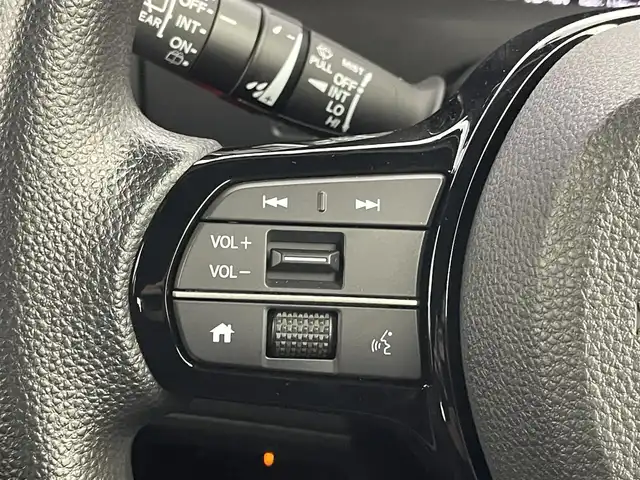 ホンダ Ｎ ＢＯＸ カスタム 埼玉県 2023(令5)年 0.4万km プラチナホワイトパール 純正9インチナビ マルチビューモニター シートヒーター 両側パワースライドドア LEDヘッドライト ホンダセンシング アダプティブクルーズコントロール ナビ連動ドラレコ前後 ETC スマートキー