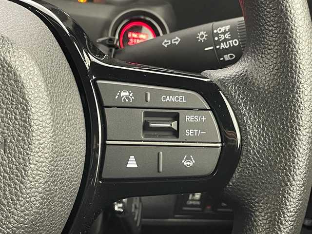 ホンダ Ｎ ＢＯＸ カスタム 埼玉県 2023(令5)年 0.4万km プラチナホワイトパール 純正9インチナビ マルチビューモニター シートヒーター 両側パワースライドドア LEDヘッドライト ホンダセンシング アダプティブクルーズコントロール ナビ連動ドラレコ前後 ETC スマートキー