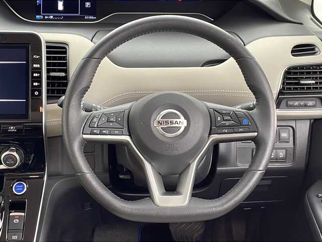 日産 セレナ e－パワー HWS V アーバンクロム 鹿児島県 2021(令3)年 6.2万km ダークメタルグレー 純正１０型ナビ　/アラウンドビューモニター　/社外フリップダウンモニター　/プロパイロット　/前方ドライブレコーダー　/ビルドインＥＴＣ　/ブラインドスポットモニター　/両側パワースライドドア　/デジタルインナーミラー　/オートライト/ダブルオートエアコン/コーナーセンサー/LEDヘッドライト/純正フロアマット/純正アルミホイール/３列シート