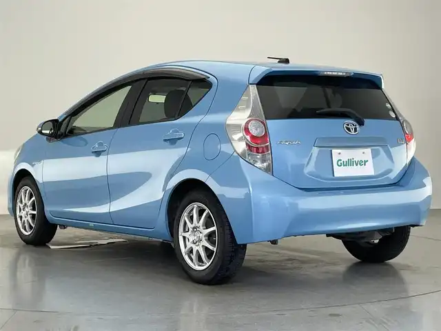 トヨタ アクア S 愛知県 2012(平24)年 8.8万km クールソーダメタリック 純正ナビ　ＴＶ　Ｂｌｕｅｔｏｏｔｈ　ＥＴＣ　プッシュスタート　スマートキー　３６０度ドライブレコーダー　社外ＬＥＤオートライト　ヘッドライトウォッシャー　フォグランプ　純正フロアマット　バイザー　禁煙