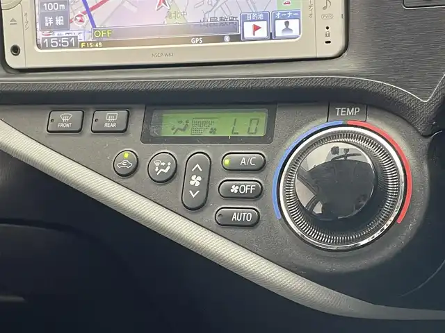 トヨタ アクア S 愛知県 2012(平24)年 8.8万km クールソーダメタリック 純正ナビ　ＴＶ　Ｂｌｕｅｔｏｏｔｈ　ＥＴＣ　プッシュスタート　スマートキー　３６０度ドライブレコーダー　社外ＬＥＤオートライト　ヘッドライトウォッシャー　フォグランプ　純正フロアマット　バイザー　禁煙