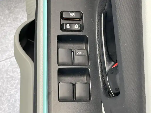 トヨタ アクア S 愛知県 2012(平24)年 8.8万km クールソーダメタリック 純正ナビ　ＴＶ　Ｂｌｕｅｔｏｏｔｈ　ＥＴＣ　プッシュスタート　スマートキー　３６０度ドライブレコーダー　社外ＬＥＤオートライト　ヘッドライトウォッシャー　フォグランプ　純正フロアマット　バイザー　禁煙