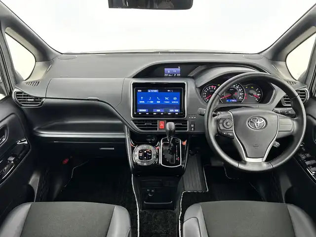 トヨタ ノア Si ダブルバイビーⅡ 広島県 2020(令2)年 2.8万km ブラック 純正ナビ/・Bluetooth/・CD/DVD/・フルセグテレビ/バックカメラ/純正フリップダウンモニター/両側パワースライドドア/レーダークルーズコントロール/衝突軽減ブレーキ/レーンキープアシスト/オートマチックハイビーム　/前後ドライブレコーダー/ＥＴＣ