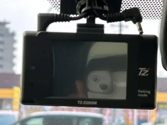 トヨタ ノア Si ダブルバイビーⅡ 広島県 2020(令2)年 2.8万km ブラック 純正ナビ/・Bluetooth/・CD/DVD/・フルセグテレビ/バックカメラ/純正フリップダウンモニター/両側パワースライドドア/レーダークルーズコントロール/衝突軽減ブレーキ/レーンキープアシスト/オートマチックハイビーム　/前後ドライブレコーダー/ＥＴＣ