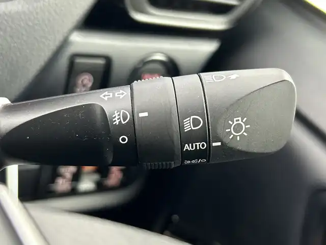 トヨタ ノア Si ダブルバイビーⅡ 広島県 2020(令2)年 2.8万km ブラック 純正ナビ/・Bluetooth/・CD/DVD/・フルセグテレビ/バックカメラ/純正フリップダウンモニター/両側パワースライドドア/レーダークルーズコントロール/衝突軽減ブレーキ/レーンキープアシスト/オートマチックハイビーム　/前後ドライブレコーダー/ＥＴＣ
