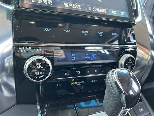トヨタ ヴェルファイア ハイブリット ZR 道央・札幌 2018(平30)年 8.5万km ホワイトパールクリスタルシャイン 登録時走行距離　84163km/　4　W　D　/７人乗り/ワンオーナー/寒冷地仕様/フルモデリスタエアロ/WORK20インチAW装着/Toyota Safety Sense/・プリクラッシュセーフティ/・レーンディバーチャーアラート/・クリアランスソナー/・オートマチックハイビーム/・レーダークルーズコントロール/純正ディーラーOPナビ/(AM/FM/CD/DVD/HDMI/BT/SD)/フルセグTV/バックカメラ/純正フリップダウンモニター/両側パワースライドドア/パワーバックドア/デジタルインナーミラー/ビルトインETC/純正前方ドライブレコーダー/スマートキー１体型エンジンスターター/黒革シート/シートヒーター/エアシート/前席パワーシート/助手席オットマンシート/運転席シートメモリ/フロントワイパーデアイサー/三眼LEDヘッドライト/シーケンシャルウィンカー/ウッドコンビ革巻ステアリング/AC100V/SUNTREXヒッチメンバー/純正AW付冬タイヤ積み込み/取説/保証書