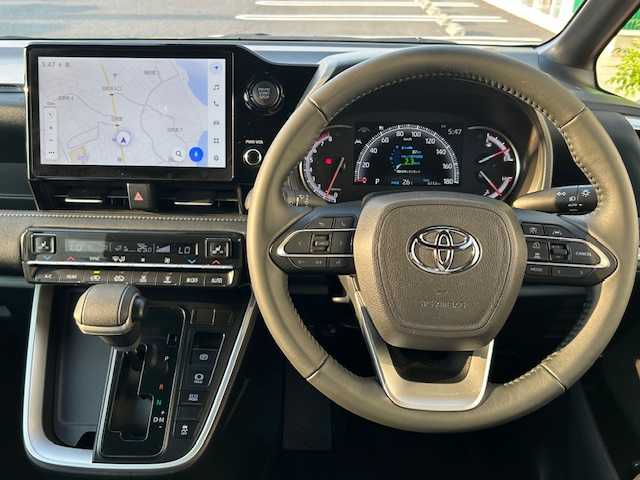 トヨタ ヴォクシー S－Z 茨城県 2024(令6)年 0.7万km 黒 純正メモリナビ　/-BT/フルセグTV/CD/両側パワースラーイドドア　/後席モニター　/クルーズコントロール追尾あり　/ＥＴＣ２．０　/シートヒーター　/バックカメラ　/ＬＥＤライト　/コーナーセンサー前後　/アイドリングストップ　/プッシュスタート/パワーステアリング/パワーウィンドウ/フルフラットシート/純正17インチアルミホイール/社外フロアマット