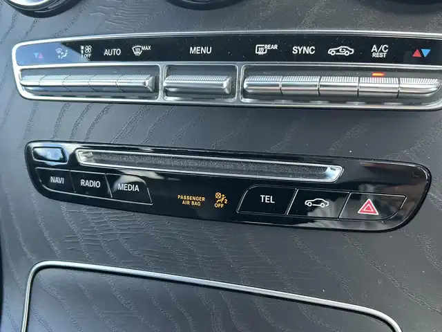 メルセデス・ベンツ ＧＬＣ２５０ 4マチックスポーツ 道南・函館 2018(平30)年 5.2万km オブシディアンブラック AMGスタイリングパッケージ/レーダーセーフティパッケージ/-BASプラス/-リアCPA/-PRE-SAFE/-アクティブレーンキーピングアシスト/-アクティブブラインドスポットアシスト/-ディストロニック・プラス/-チャイルドセーフティセンサー（助手席）/COMANDシステム/-8.4インチワイドディスプレイ/-フルセグTV/Bluetooth/USB/DVD/CD/360°カメラシステム/ヘッドアップディスプレイ/ドライブレコーダー/フロントシートヒーター/フロントメモリー付パワーシート/EASY-PACK自動開閉テールゲート/LEDヘッドライト/純正フロアマット/ETC2.0/純正19インチアルミホイール