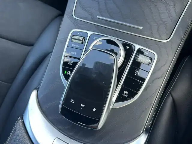 メルセデス・ベンツ ＧＬＣ２５０ 4マチックスポーツ 道南・函館 2018(平30)年 5.2万km オブシディアンブラック AMGスタイリングパッケージ/レーダーセーフティパッケージ/-BASプラス/-リアCPA/-PRE-SAFE/-アクティブレーンキーピングアシスト/-アクティブブラインドスポットアシスト/-ディストロニック・プラス/-チャイルドセーフティセンサー（助手席）/COMANDシステム/-8.4インチワイドディスプレイ/-フルセグTV/Bluetooth/USB/DVD/CD/360°カメラシステム/ヘッドアップディスプレイ/ドライブレコーダー/フロントシートヒーター/フロントメモリー付パワーシート/EASY-PACK自動開閉テールゲート/LEDヘッドライト/純正フロアマット/ETC2.0/純正19インチアルミホイール