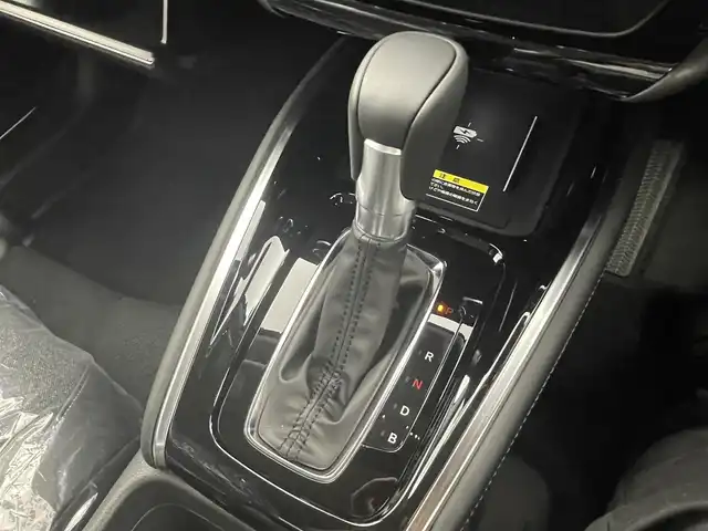 ホンダ ヴェゼル ハイブリッド e:HEV Z 群馬県 2025(令7)年 0.1千km プラチナホワイトパール e:HEV Z　3VC4AG3　Honda CONNECTディスプレー+ETC2.0車載器+ワイヤレス充電器(220/000)/登録済未使用車　純正９インチナビ　アダプティブクルーズコントロール　レーンアシスト　ビルトインＥＴＣ２．０　ワイアレス充電　ＢＳＭ　パワーバックドア　障害物センサー　オートマチックハイビーム　禁煙車
