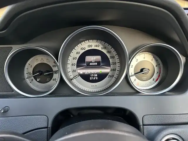 メルセデス・ベンツ Ｃ１８０ ブルーエフィシェンシー W AVG 石川県 2013(平25)年 6.1万km 白 純正HDDナビ/バックカメラ/Bluetooth/フルセグTV/CD/DVD/USB/AUX/クルーズコントロール/電動格納ミラー/ミラーヒーター/オートライト/HIDヘッドライト/フォグランプ/パワーシート/メモリーシート/本革巻きステアリング/ステアリングスイッチ/キーレスゴー/ETC/トノカバー