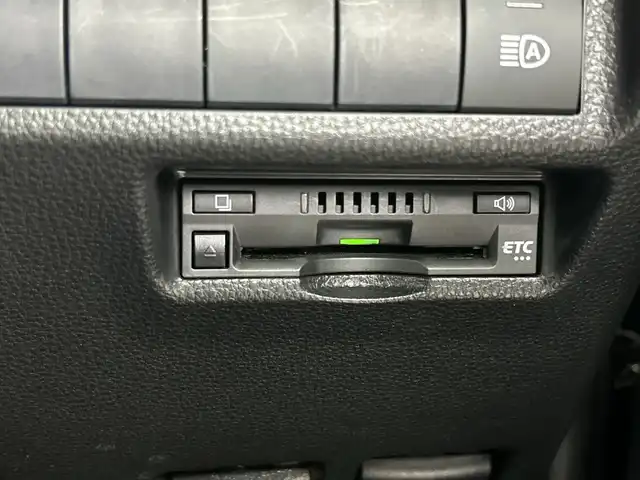 トヨタ ＲＡＶ４ アドベンチャー 愛知県 2021(令3)年 4.3万km アティチュードブラックマイカ 禁煙車/ダイナミックトルクベクタリング4WD/純正9インチディスプレイオーディオ/（AppleCarPlay/AndroidAuto/Bluetooh/USB）/バックカメラ/トヨタセーフティセンス/・レーントレーシングアシスト/・プリクラッシュセーフティ/・オートマチックハイビーム/・レーダークルーズコントロール/・ロードサインアシスト/・先行車発進告知機能/ブラインドスポットモニター/クリアランスソナー/ETC/ブラック合皮スポーティシート/運転席パワーシート/3灯式LEDヘッドライト/フロントフォグランプ/フラット型ルーフレール/5本スポーク純正19インチアルミホイール/自動防眩ミラー/スマートキー/スペアキー有/プッシュスタート/6スピーカー/純正フロアマット